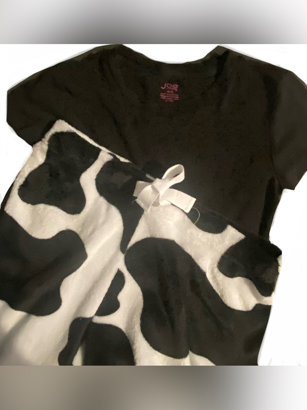 Joe t-shirt Black and Fuzzy Cow-Print  Pajama Set